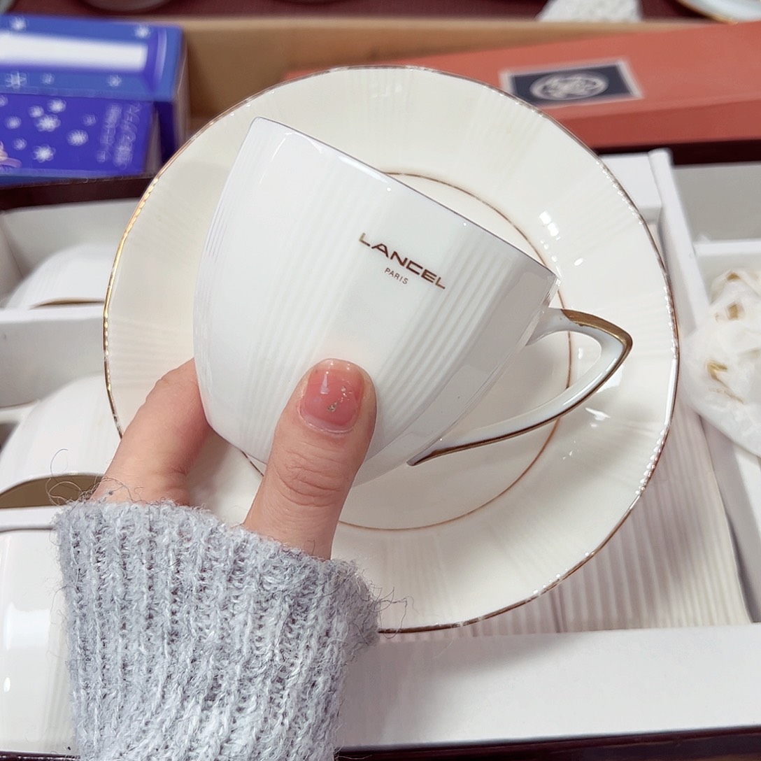 瓷片咖啡杯是最喜欢