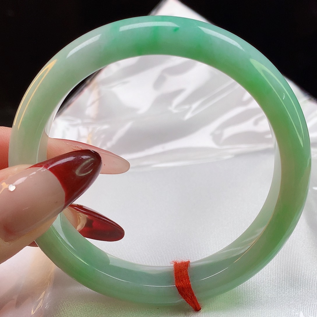 翡翠手镯未镶嵌天然翡翠8321