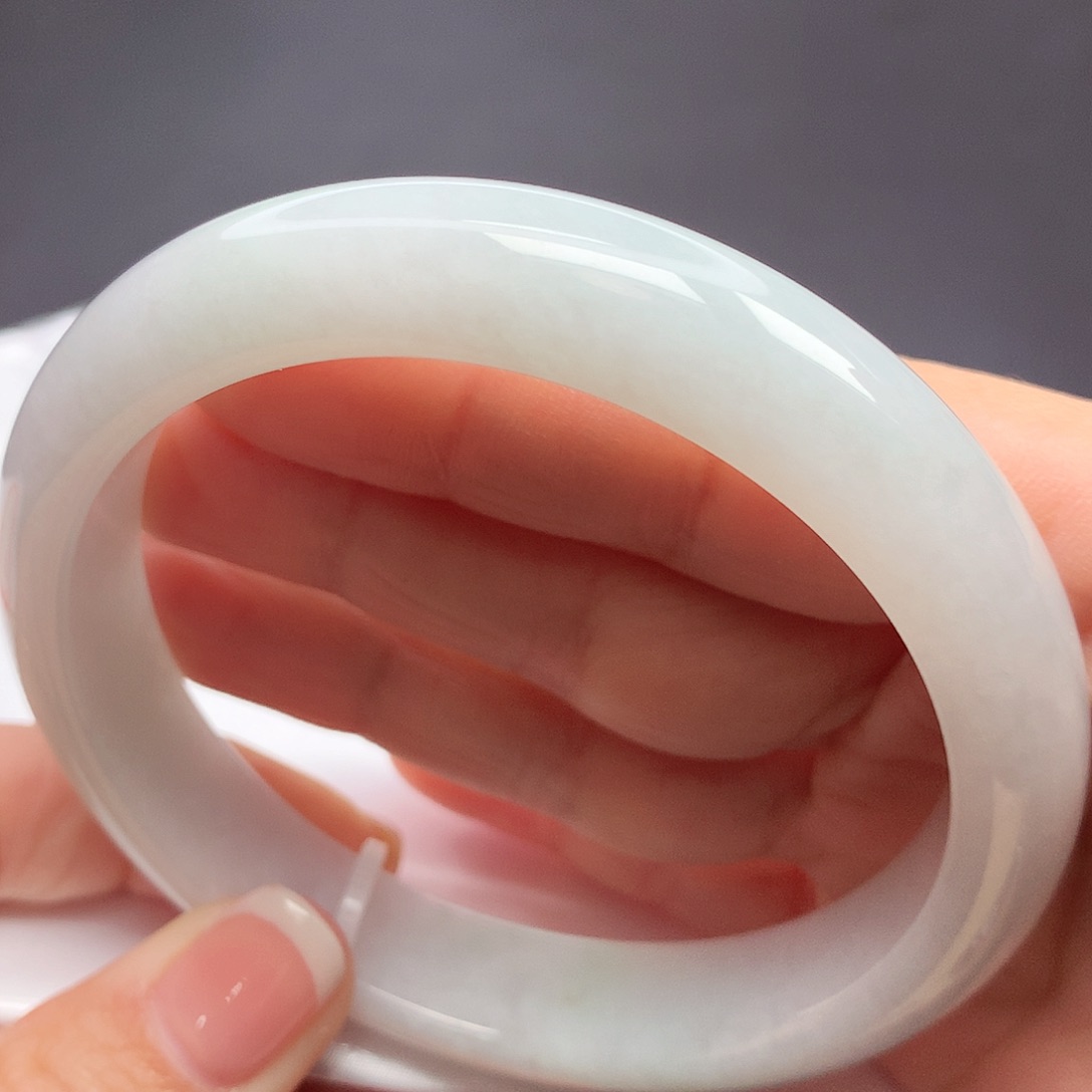 翡翠手镯未镶嵌63.6圈口