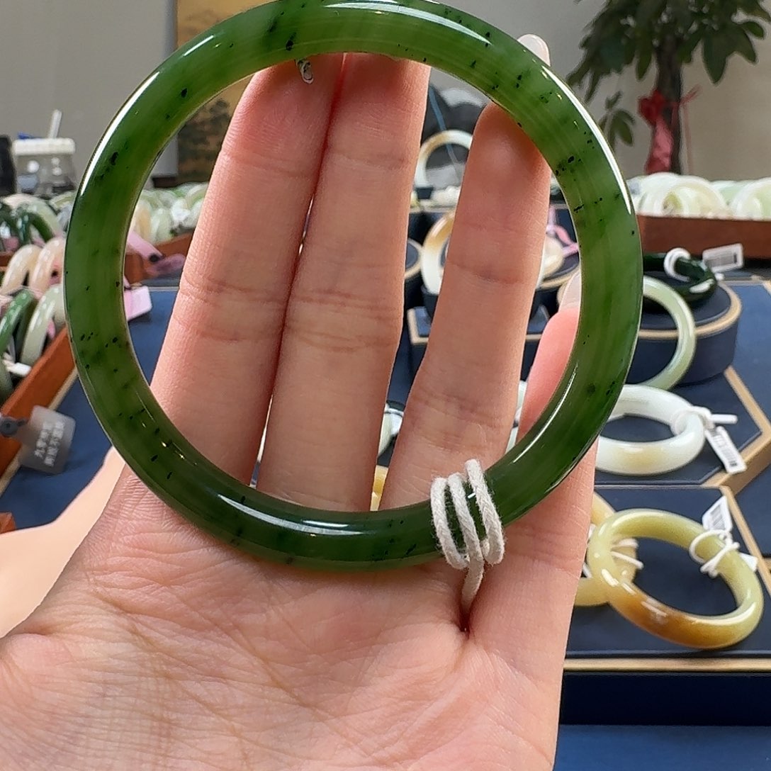 梅***和田玉未镶嵌手镯C0090-62