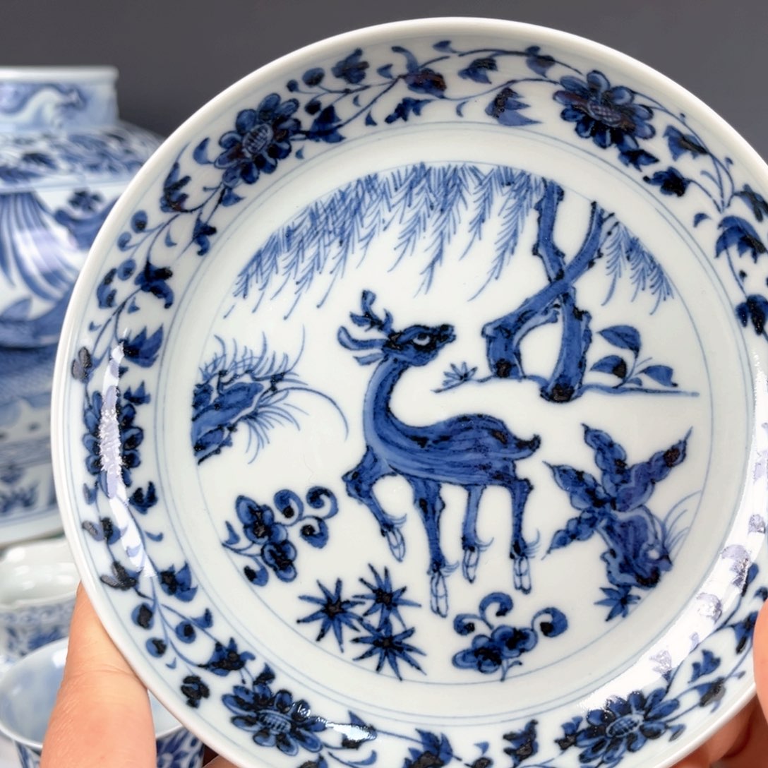 九***…壶承青花扁菊鹿纹