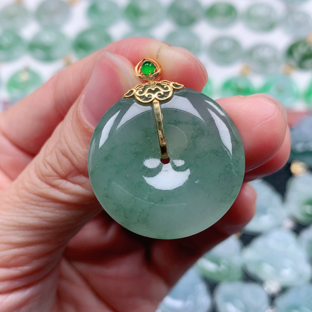 翡翠吊坠(不含链)18K金镶嵌