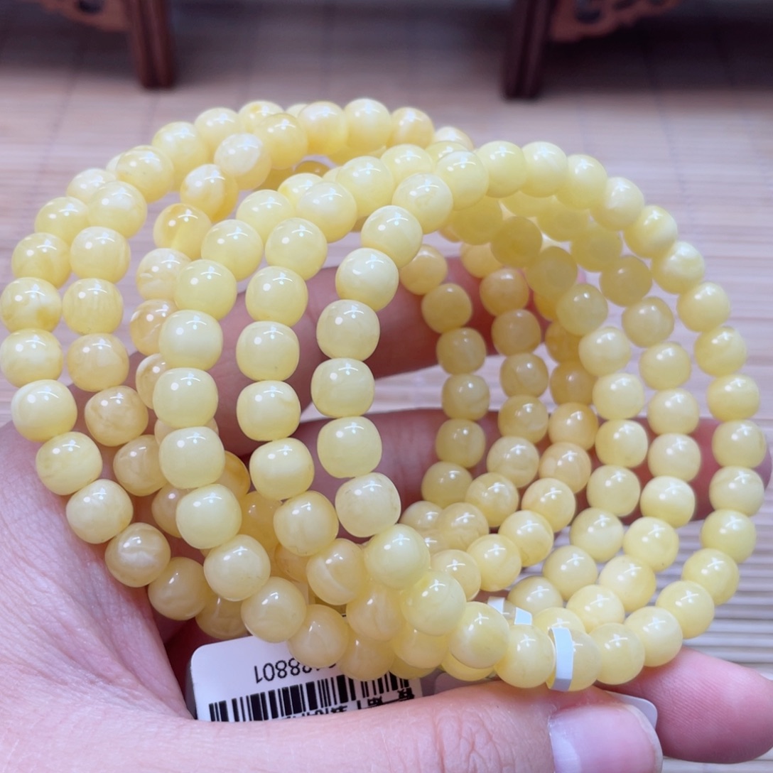 蜜蜡未镶嵌裸石多样性发其中一个