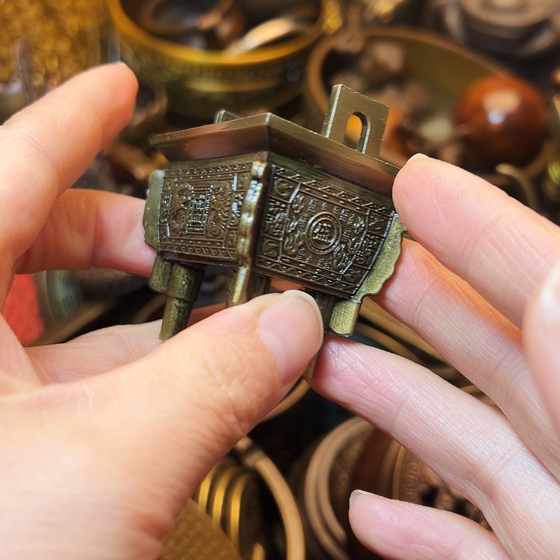 精美铜器工艺品等