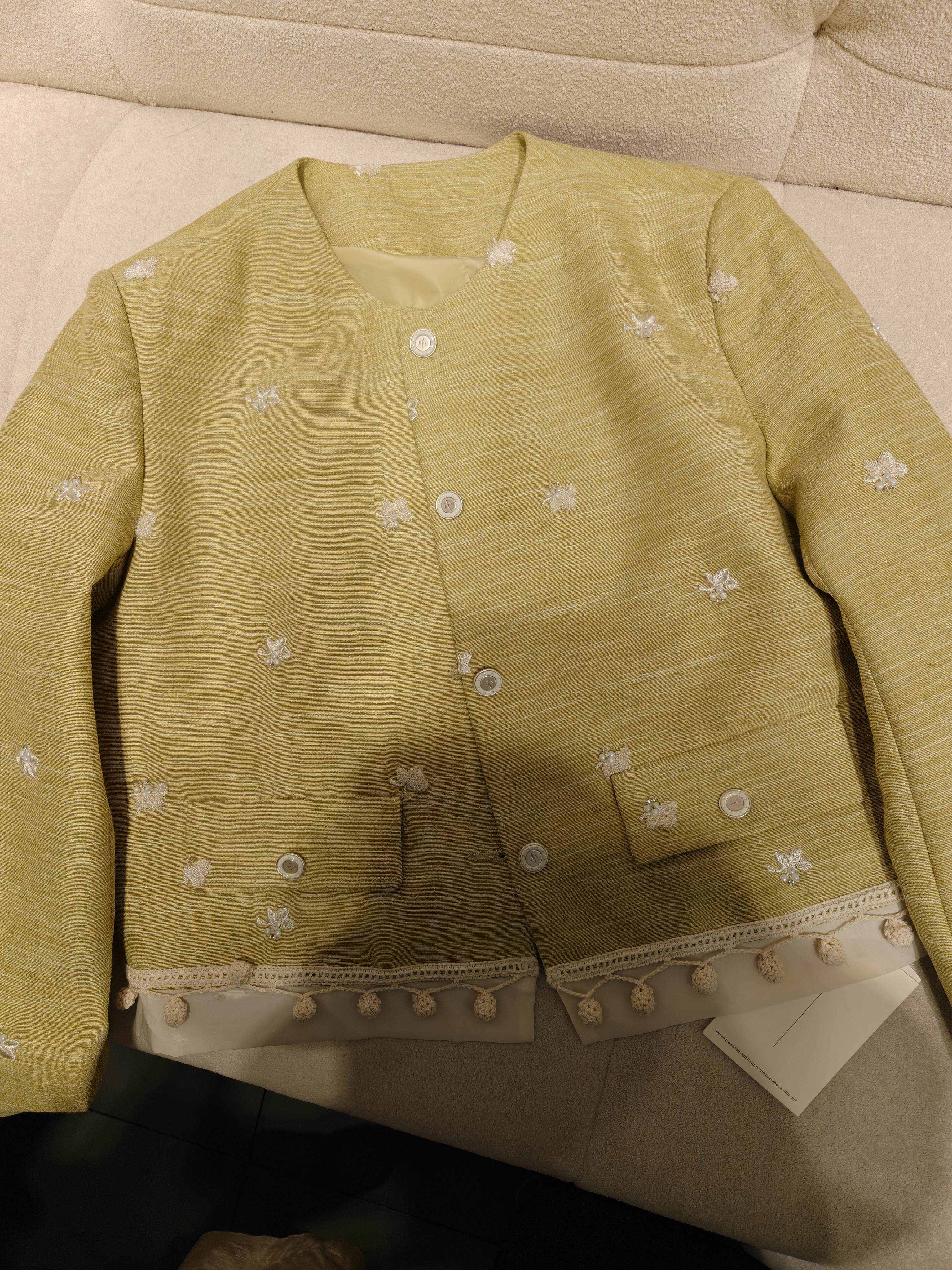 纯色常规女直下摆常规袖短外套开衫西服短款黄色针织