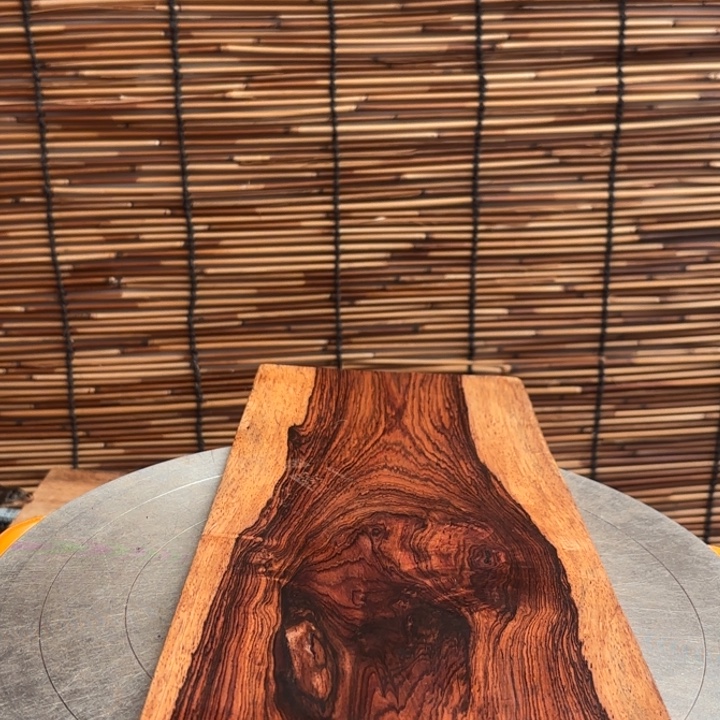 烟***叔大叶紫檀（黑酸枝木类）