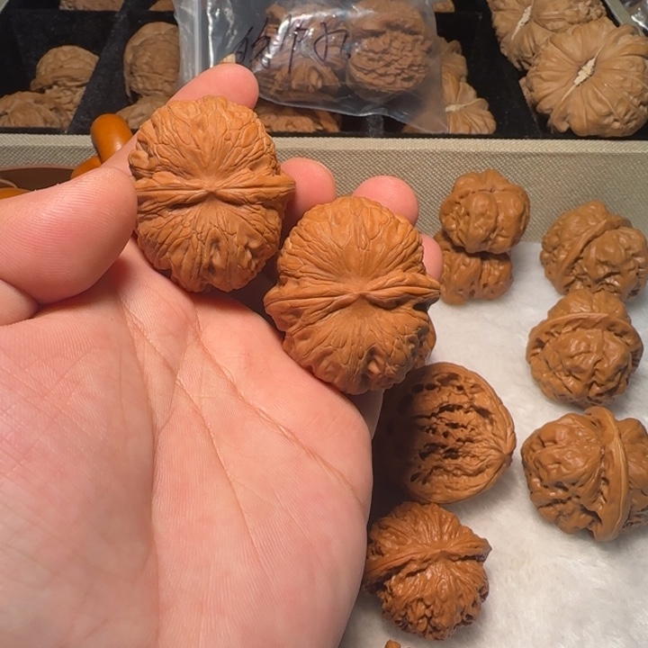 文玩核桃把件元宝