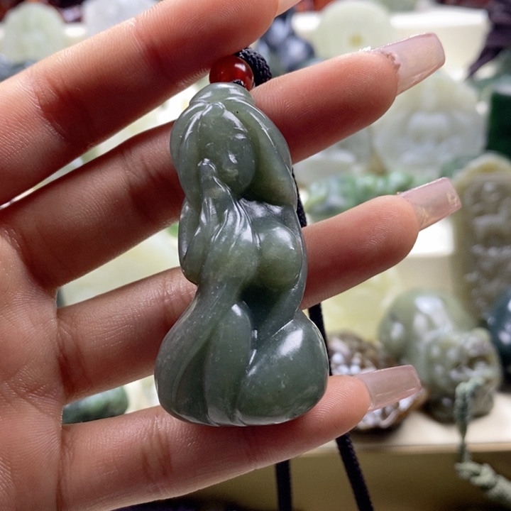 和田玉颈饰未镶嵌