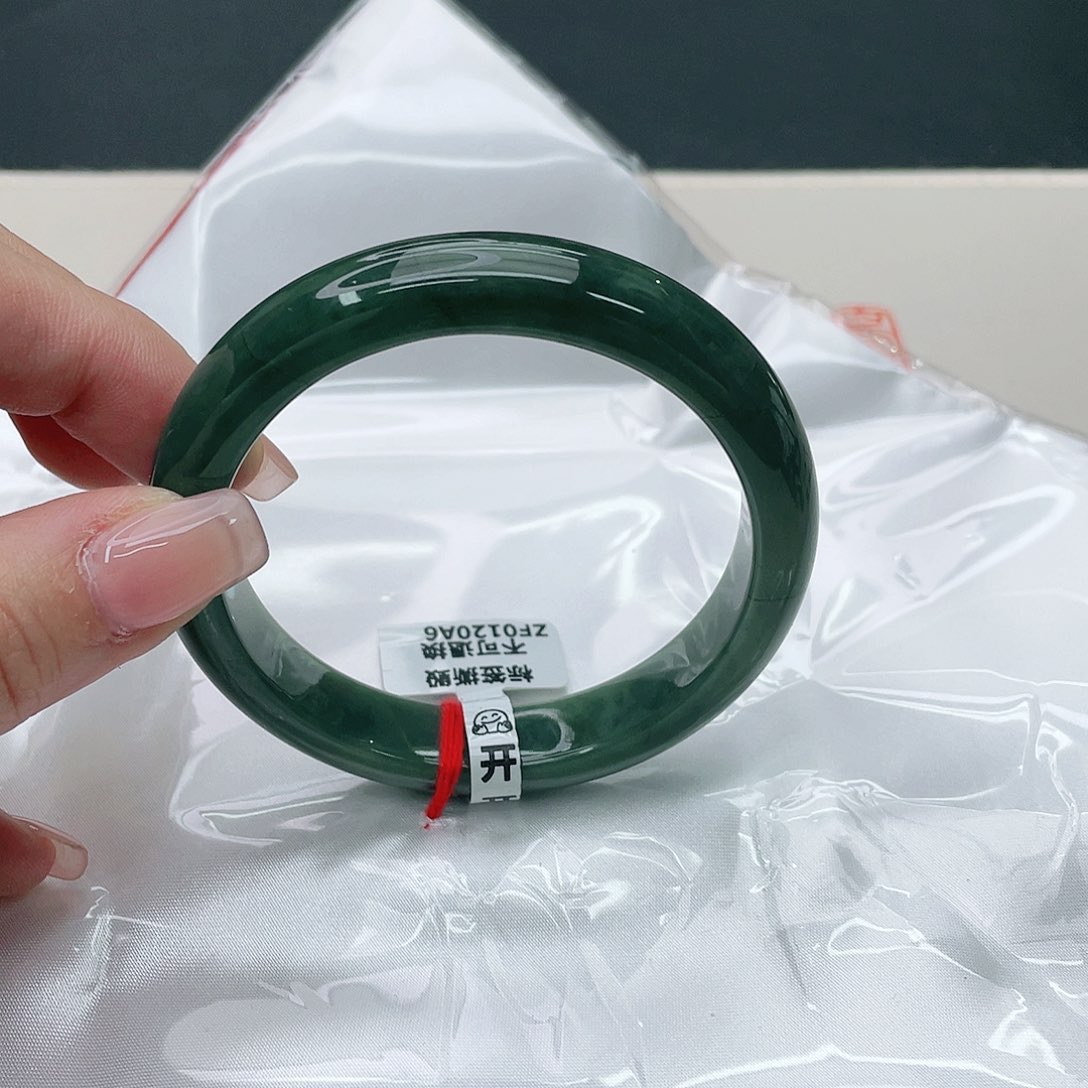 翡翠手镯未镶嵌正58.6