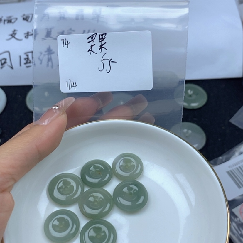 【闪购商品】翡翠颈饰未镶嵌果*