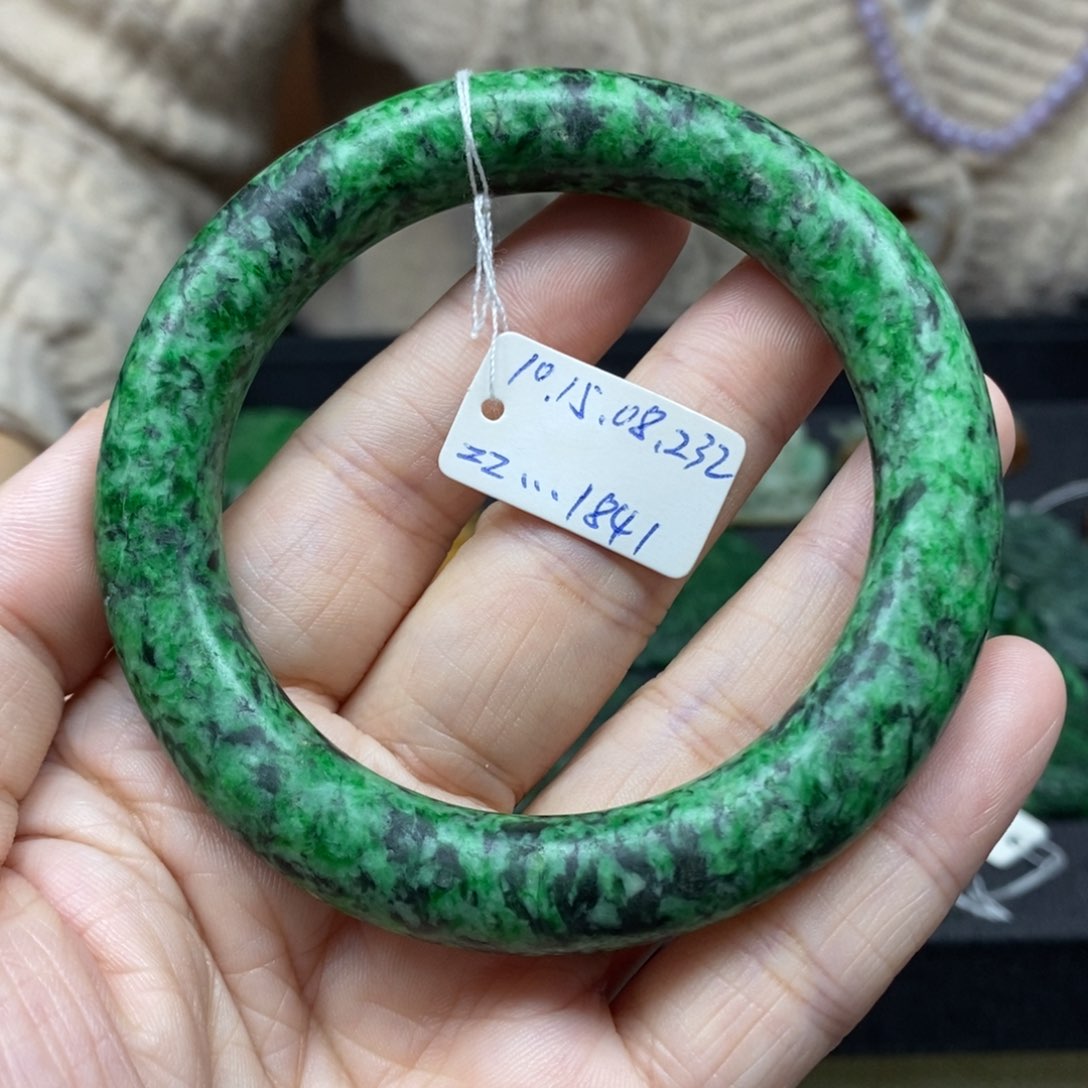 翡翠颈饰未镶嵌58.8圈口23号
