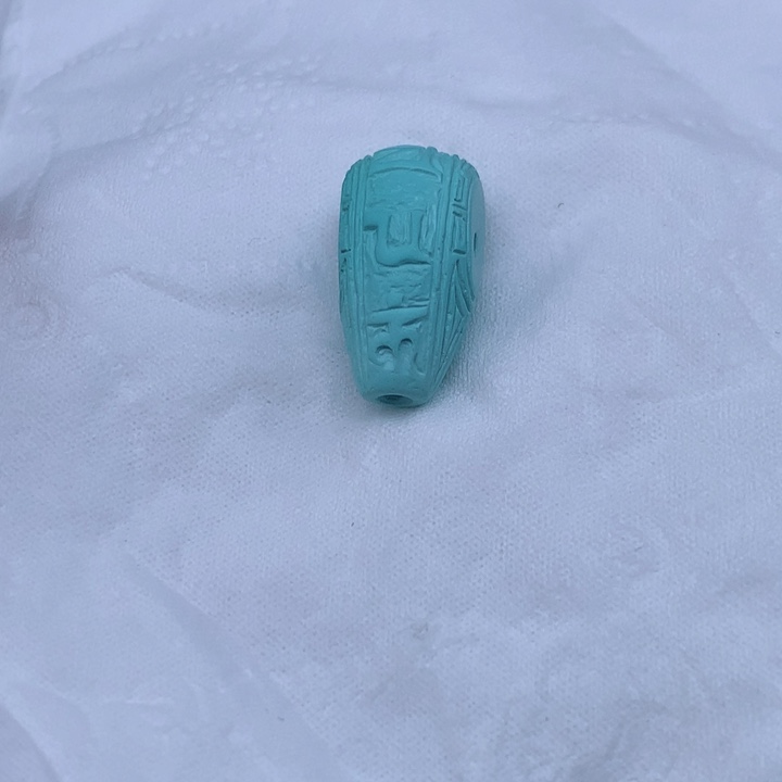 绿松石颈饰未镶嵌