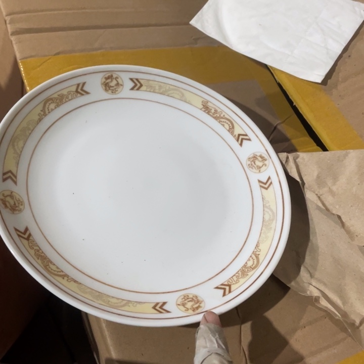 其他盘子碗砂锅都有