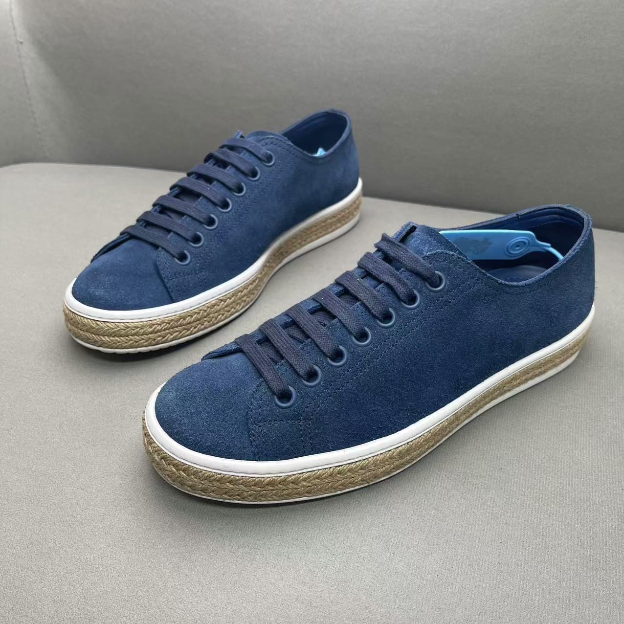 99新 Prada/普拉达 蓝色麂皮鞋舌logo时尚百搭低帮板鞋 40.5码