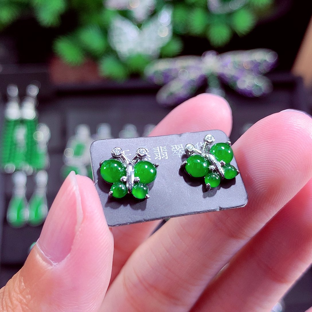 颈饰未镶嵌翡翠天然