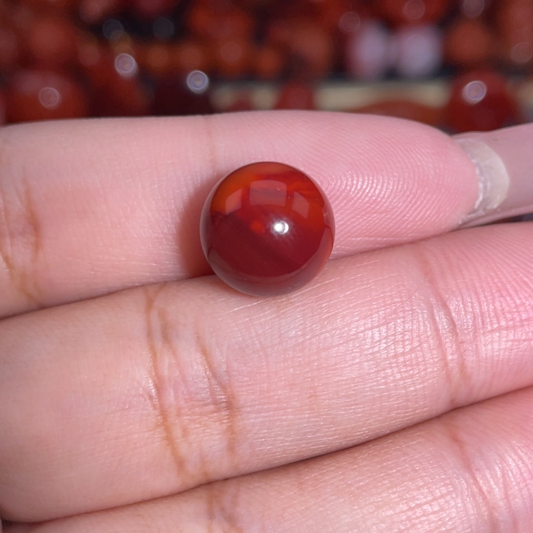 南红玛瑙未镶嵌牛血双色圆珠卡11.5微瑕