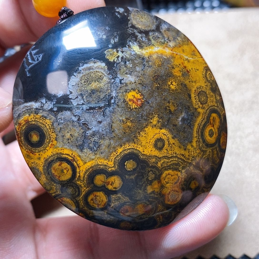 玛瑙/玉髓颈饰未镶嵌北***王