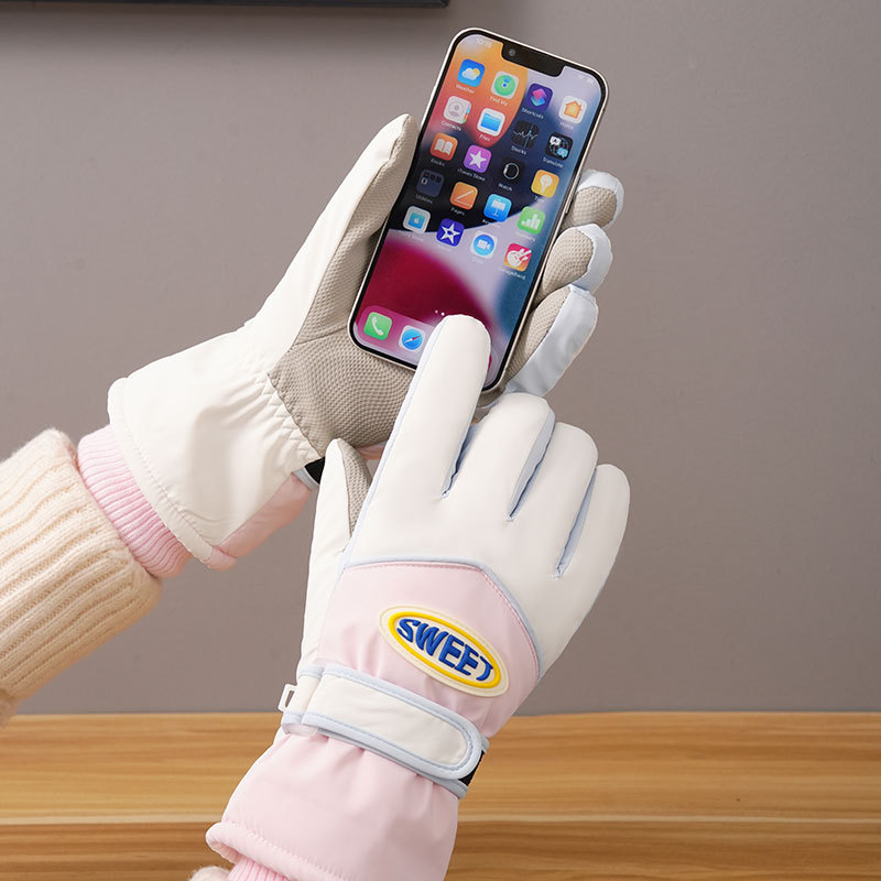 冬季新款保暖滑雪手套女款户外玩雪骑行防寒防风加绒加厚五指手套