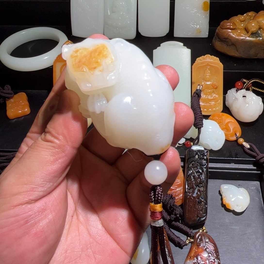 和田玉挂件未镶嵌奥**筑