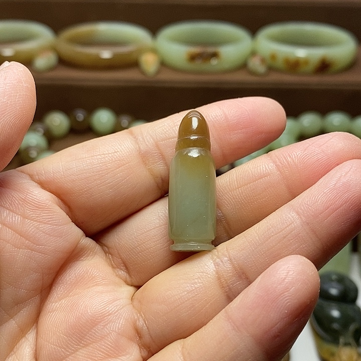 岫岩老玉（透闪石质玉）未镶嵌颈饰