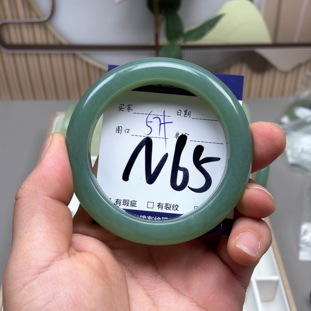 岫玉手镯手镯未镶嵌