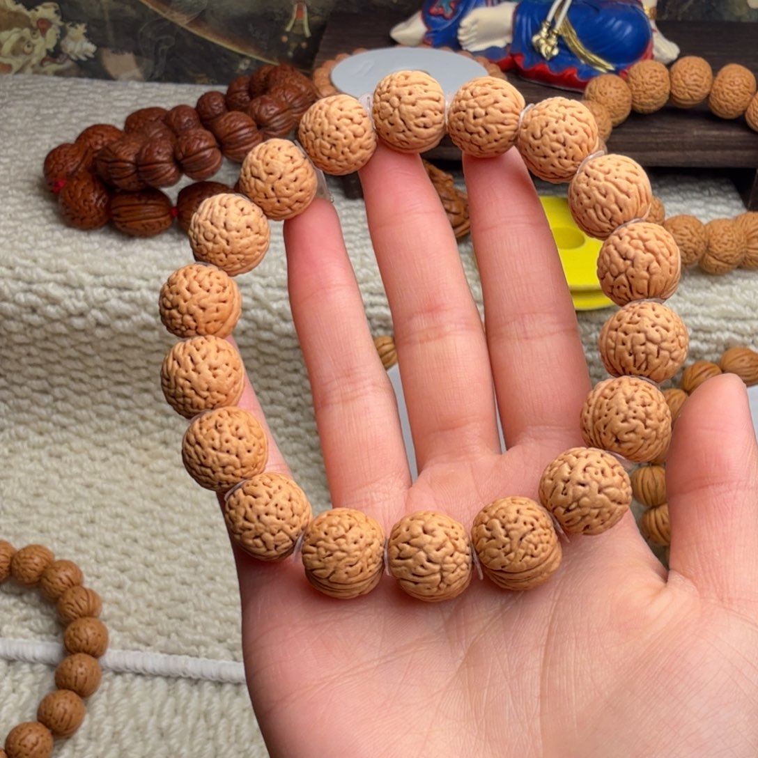 普***e桃核吊坠盘龙纹手串