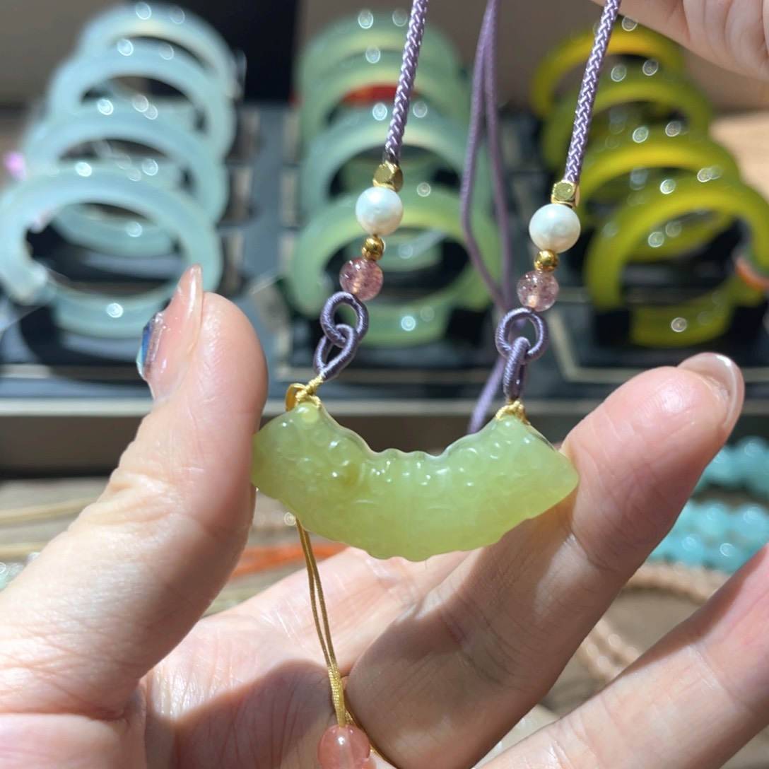 岫玉手镯未镶嵌手镯