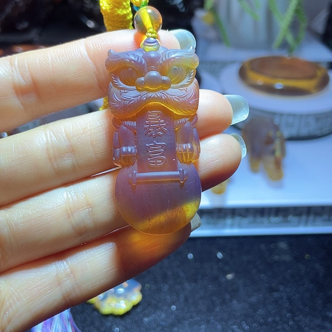 未镶嵌颈饰琥珀缅甸天然琥珀吊坠