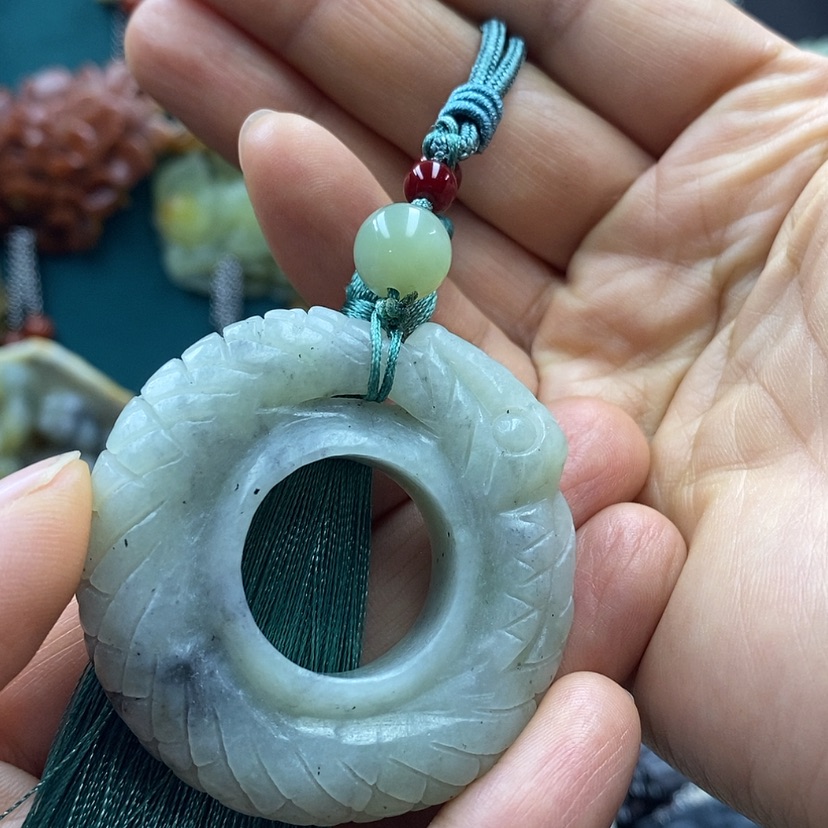 【闪购商品】蛇纹石玉手把件未镶嵌