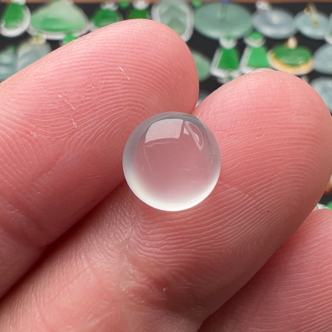 翡翠颈饰未镶嵌蛋面8.3