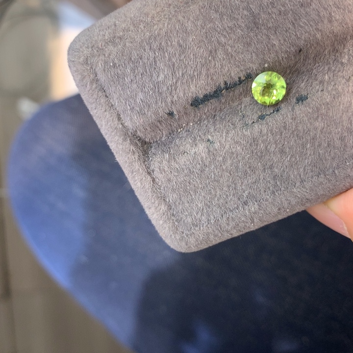 橄榄石裸石未镶嵌圆6