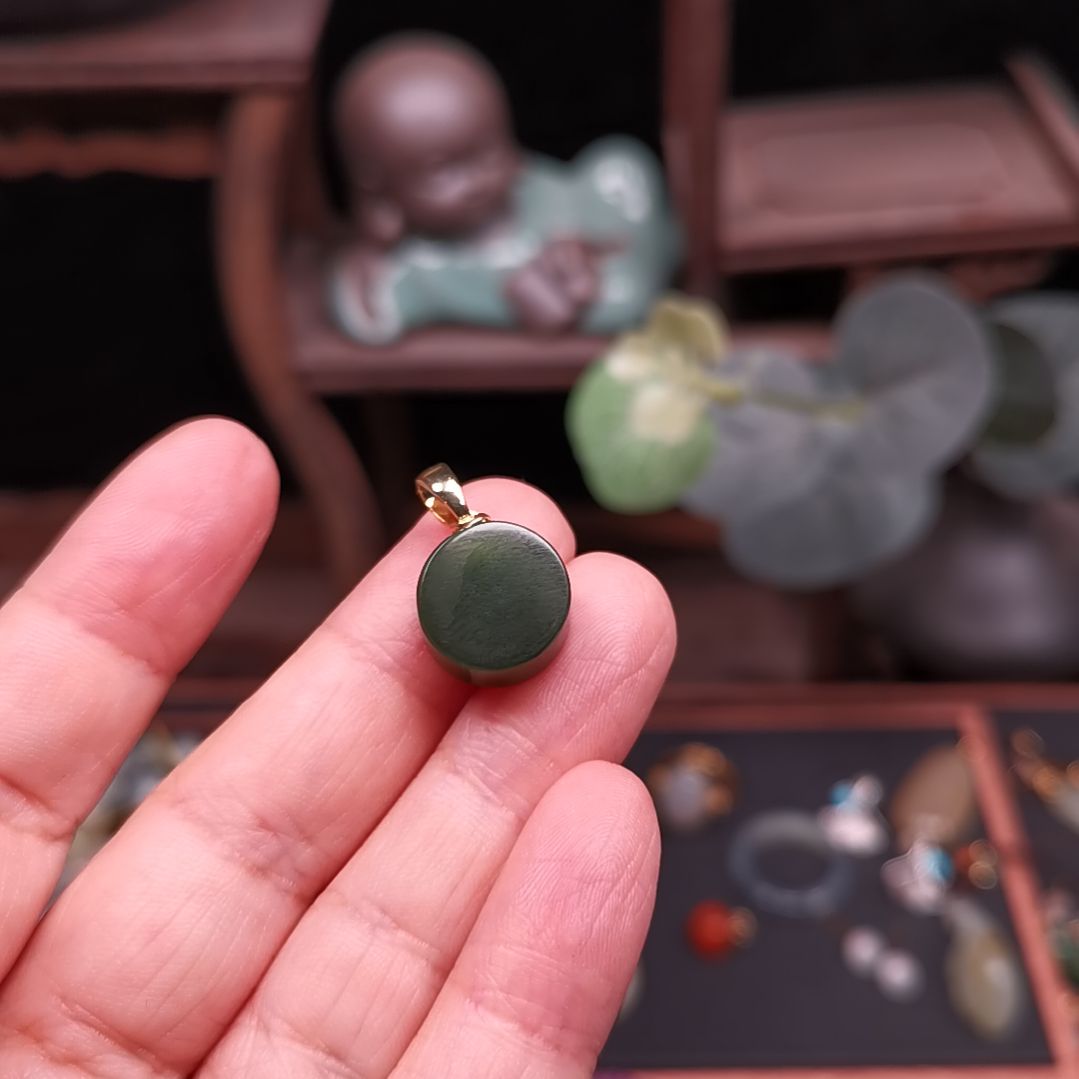 冷***雪颈饰未镶嵌和田玉（碧玉）