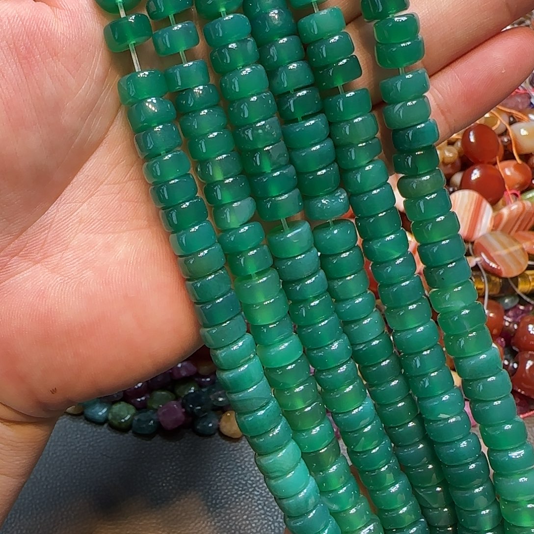 玛瑙/玉髓未镶嵌珠宝半成品绿玛瑙之切一条10mm