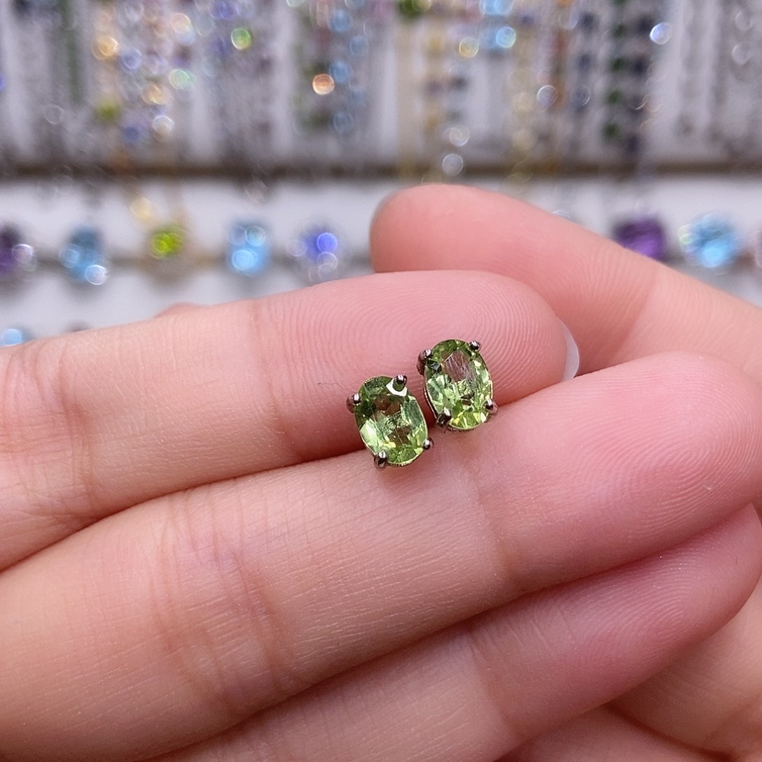 银S925镶嵌耳饰橄榄石