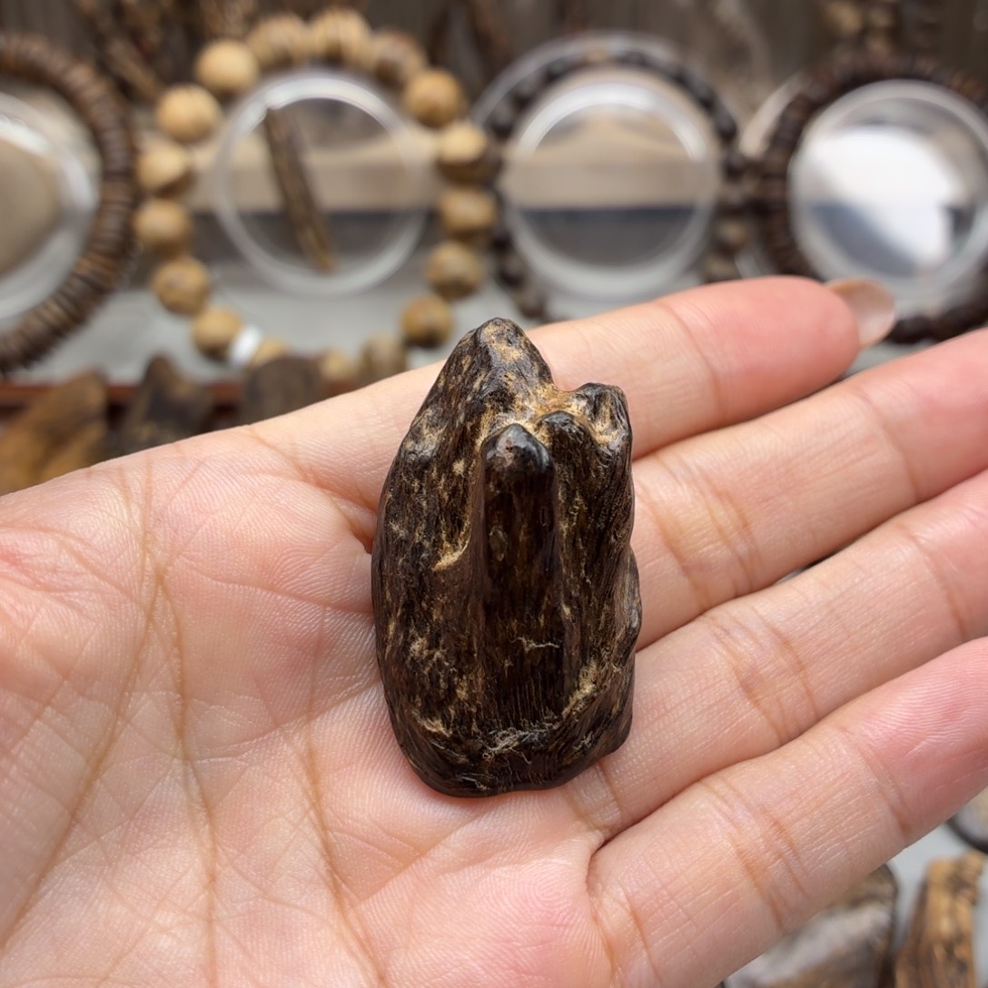 沉香沉香碎屑达拉干沉