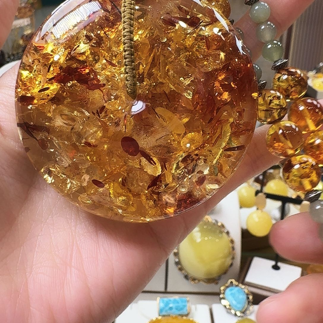 琥珀未镶嵌颈饰吊坠