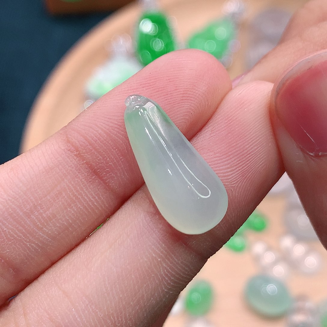 翡翠挂件未镶嵌福瓜