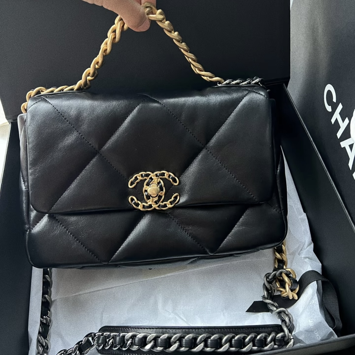 99新 Chanel/香奈儿 【杨贵妃专属】小号芯片经典黑色金扣19bag包