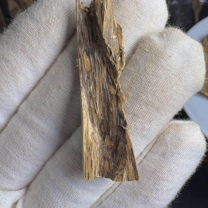 沉香沉香枕百年虎斑棋0.95克