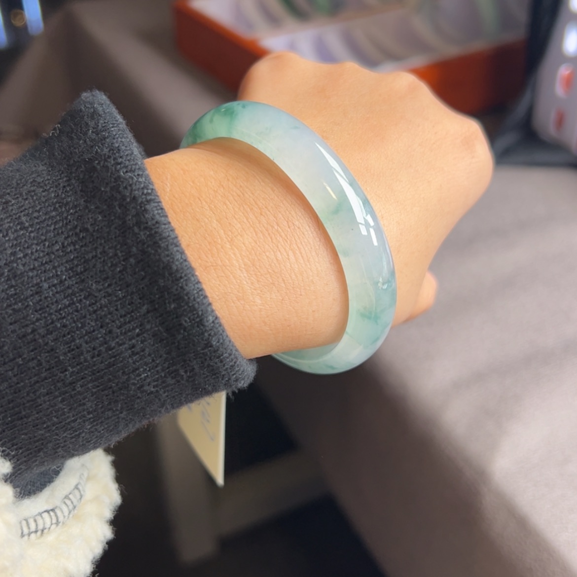 【闪购商品】翡翠手镯未镶嵌飘花