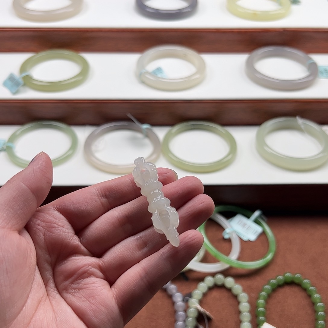 和田玉（青白玉）颈饰未镶嵌