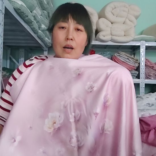 棉高端大床双人四件套。