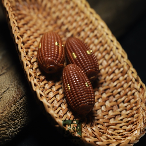 【玉米】红润饱满果王料雕刻