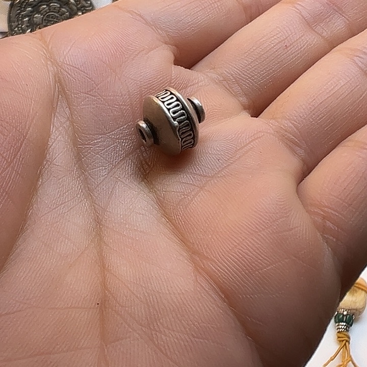 颈饰琉璃s d f g