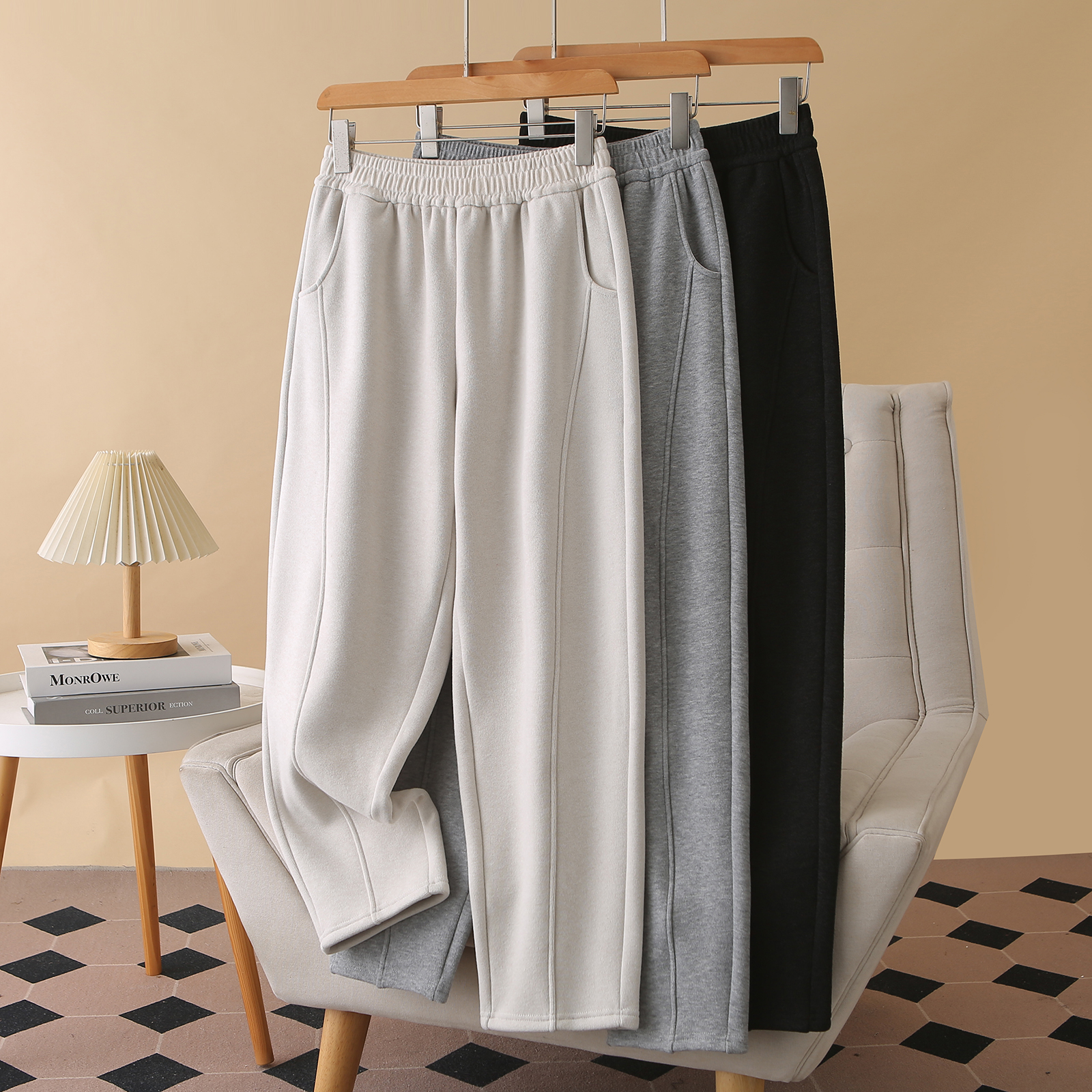 卡洛町大码女装110-210斤冬季新款百搭高腰显瘦加绒哈伦裤66080