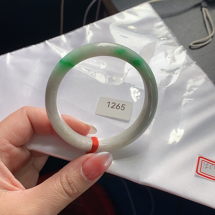 翡翠手镯未镶嵌03。