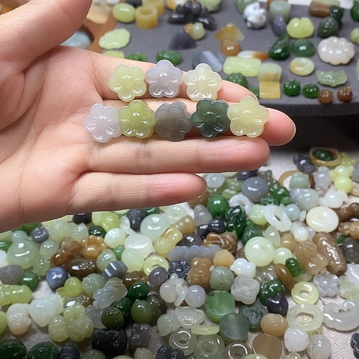 未镶嵌和田玉挂件花88一个多样性发其一