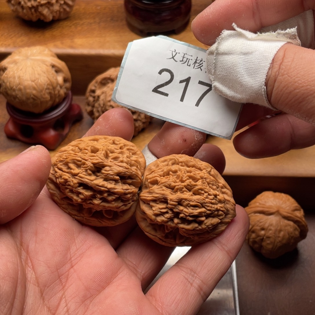 文玩核桃吊坠37虎头