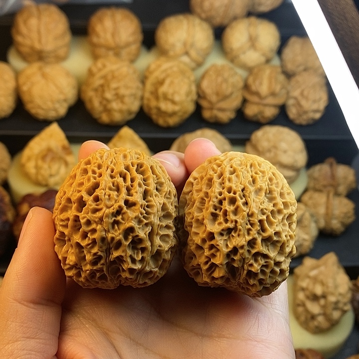 文玩核桃吊坠铁锈球46