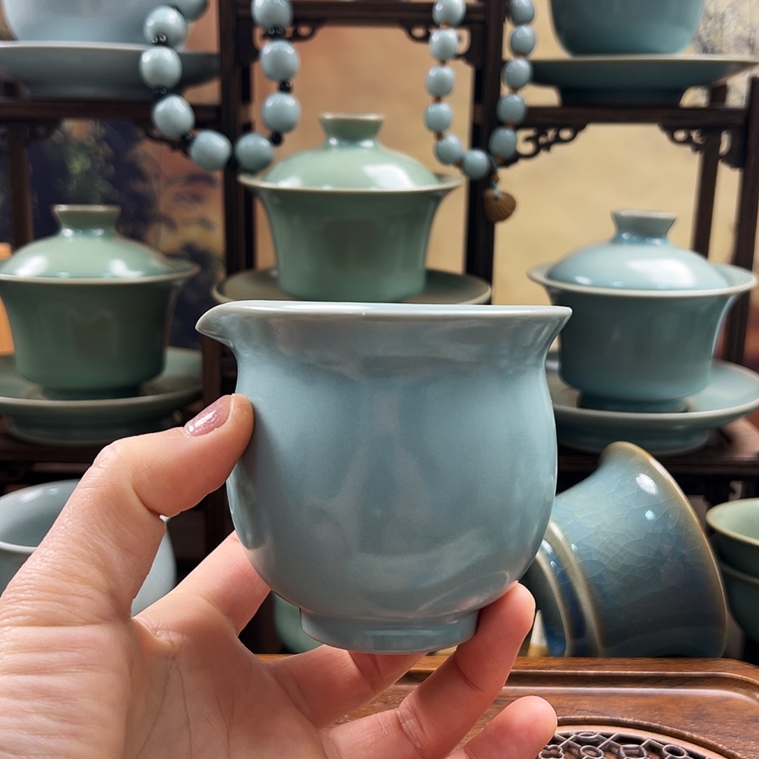 仿古釉水微微瑕公道杯